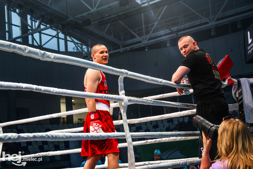 Jakub Pałka wygrał przed mielecką publicznością podczas Suzuki Boxing Night 41