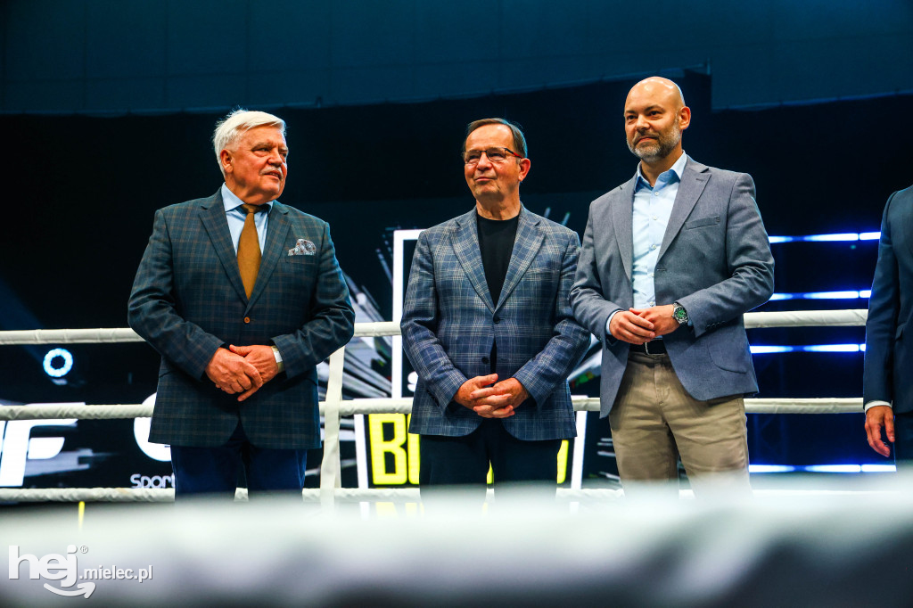 Jakub Pałka wygrał przed mielecką publicznością podczas Suzuki Boxing Night 41