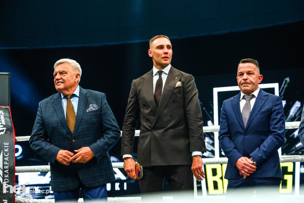 Jakub Pałka wygrał przed mielecką publicznością podczas Suzuki Boxing Night 41