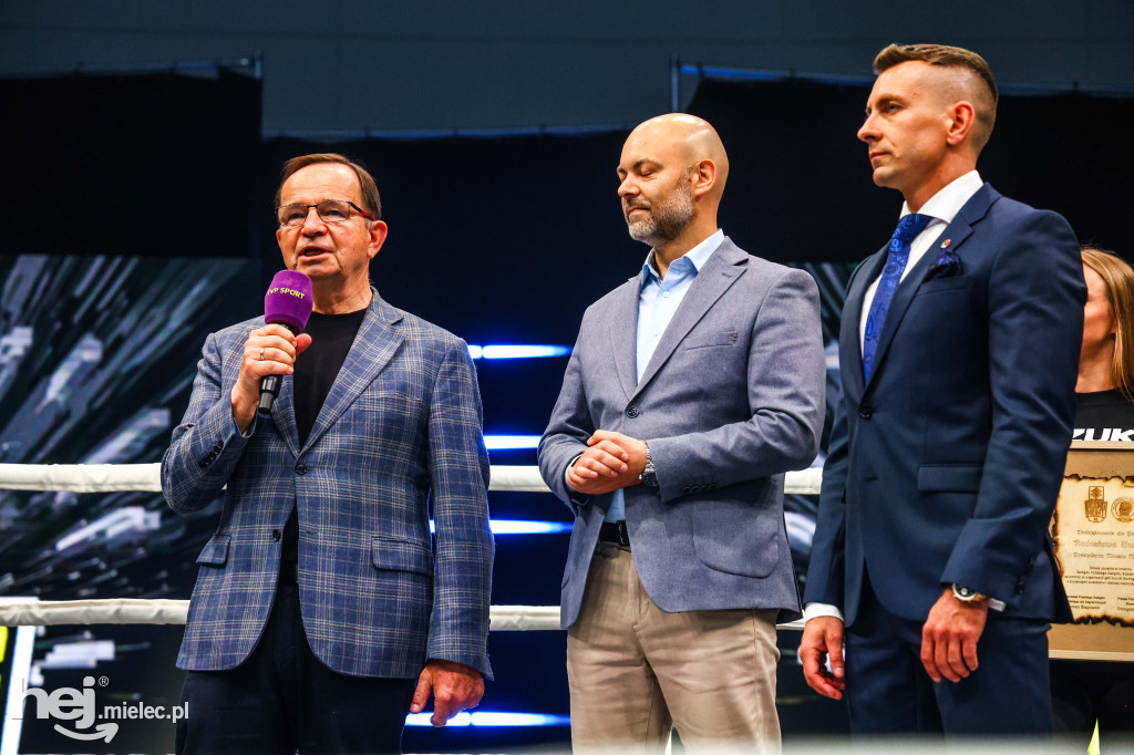 Jakub Pałka wygrał przed mielecką publicznością podczas Suzuki Boxing Night 41