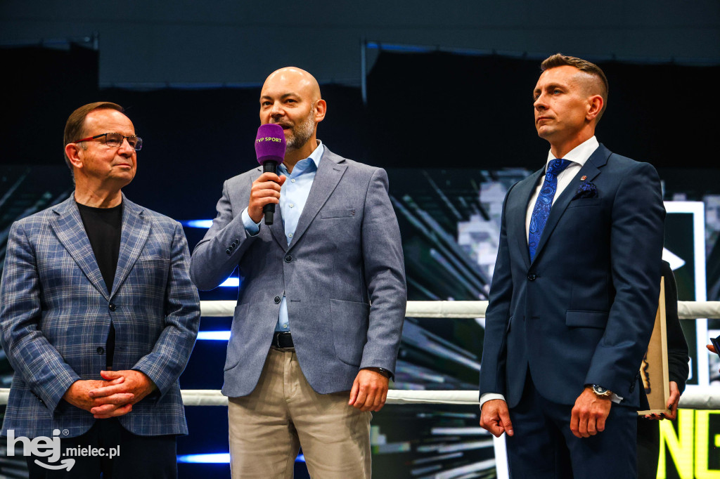Jakub Pałka wygrał przed mielecką publicznością podczas Suzuki Boxing Night 41