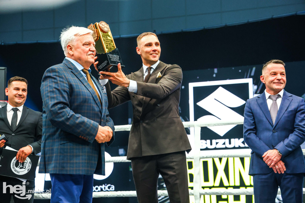 Jakub Pałka wygrał przed mielecką publicznością podczas Suzuki Boxing Night 41
