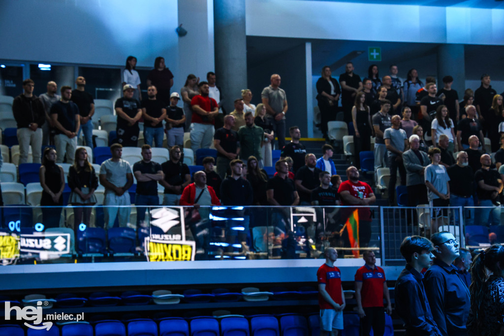 Jakub Pałka wygrał przed mielecką publicznością podczas Suzuki Boxing Night 41