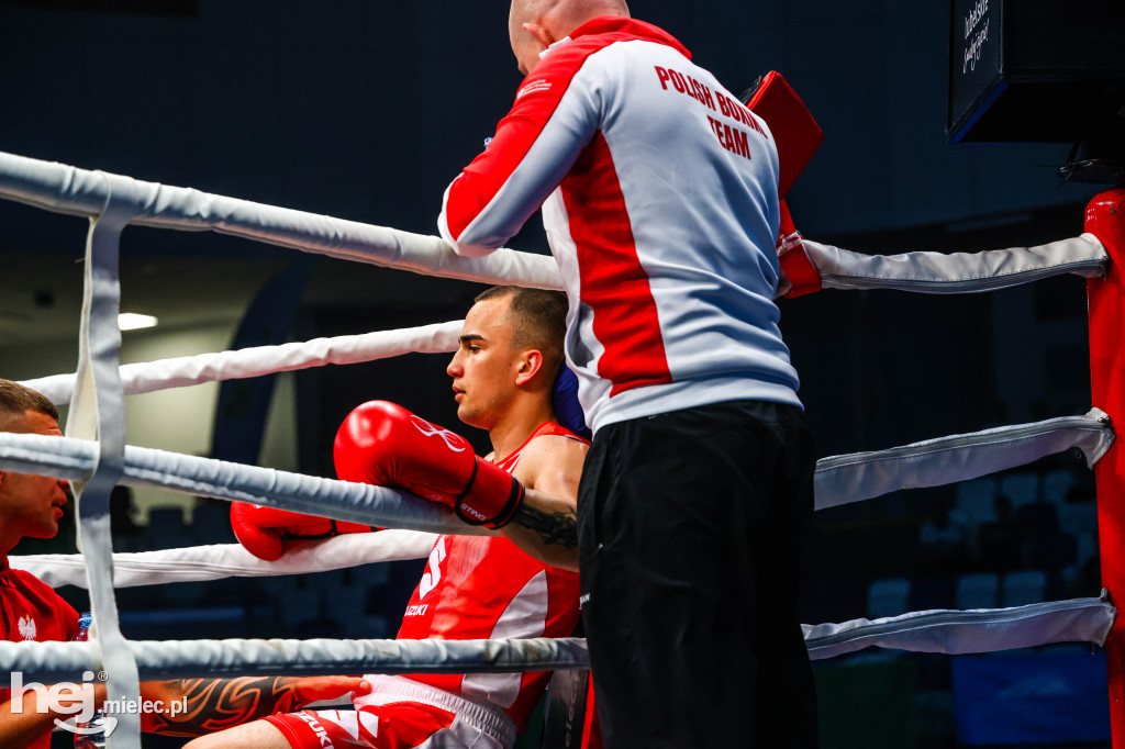 Jakub Pałka wygrał przed mielecką publicznością podczas Suzuki Boxing Night 41