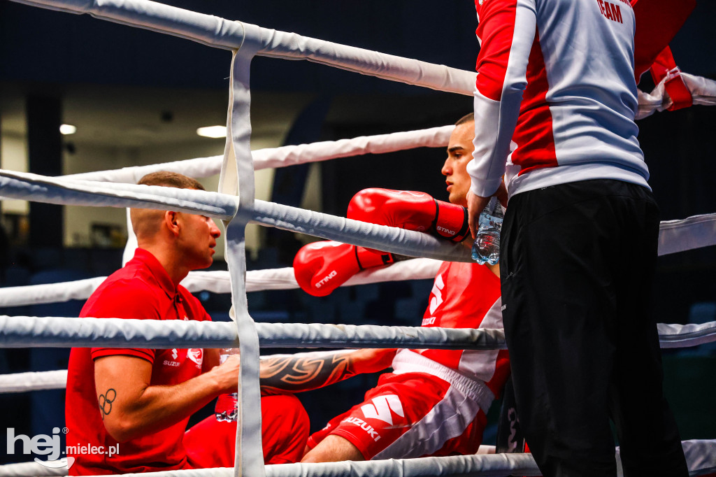 Jakub Pałka wygrał przed mielecką publicznością podczas Suzuki Boxing Night 41