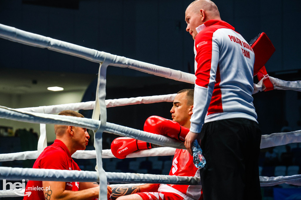 Jakub Pałka wygrał przed mielecką publicznością podczas Suzuki Boxing Night 41