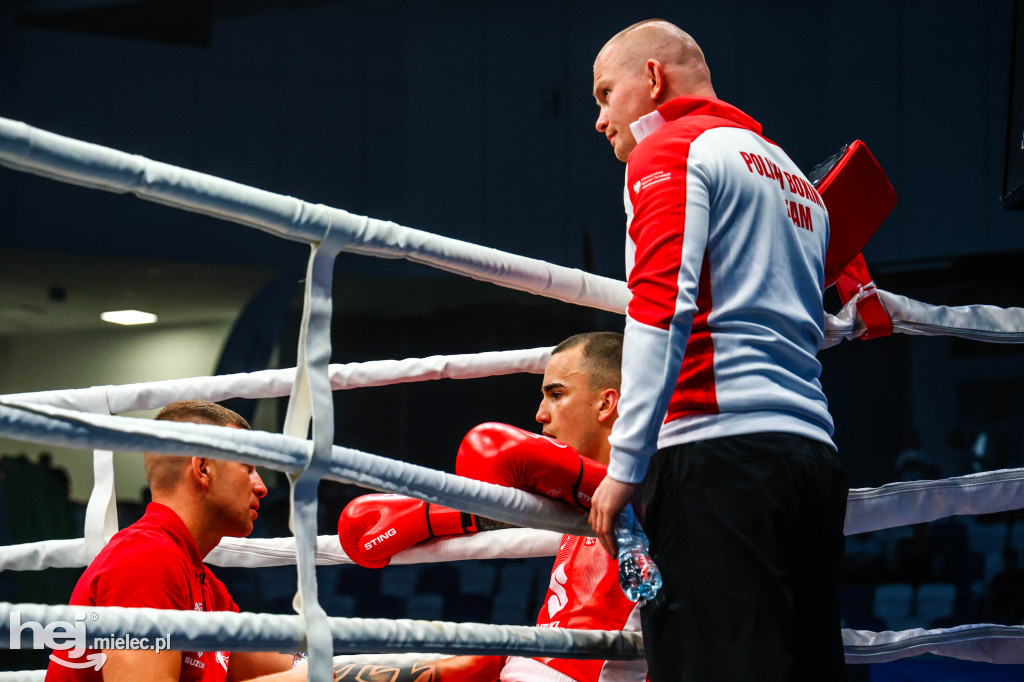 Jakub Pałka wygrał przed mielecką publicznością podczas Suzuki Boxing Night 41