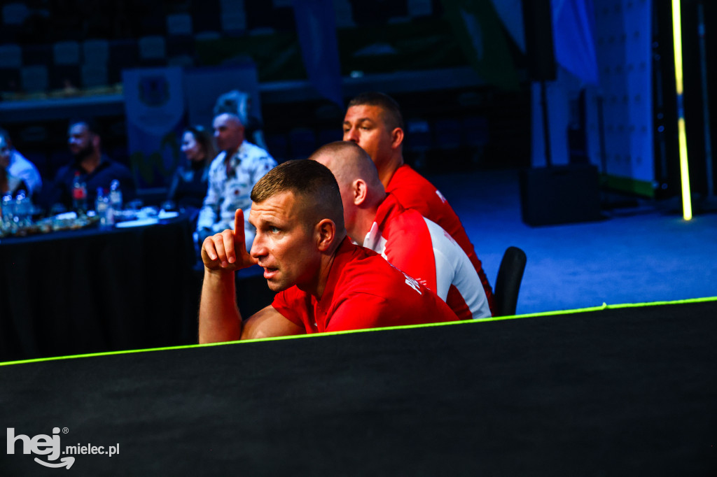Jakub Pałka wygrał przed mielecką publicznością podczas Suzuki Boxing Night 41