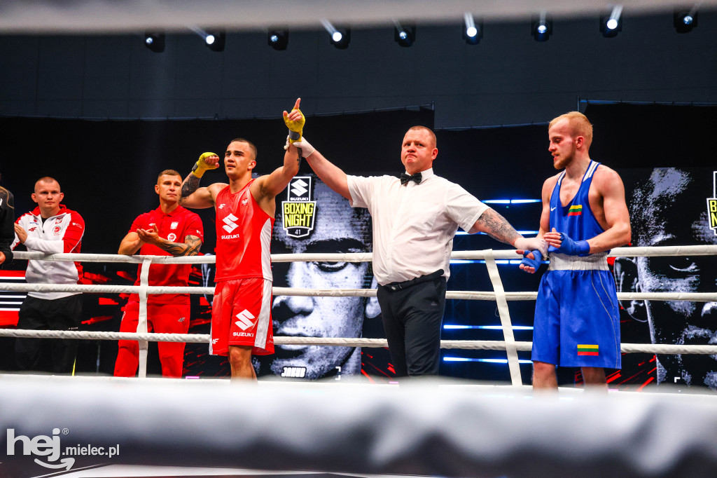Jakub Pałka wygrał przed mielecką publicznością podczas Suzuki Boxing Night 41