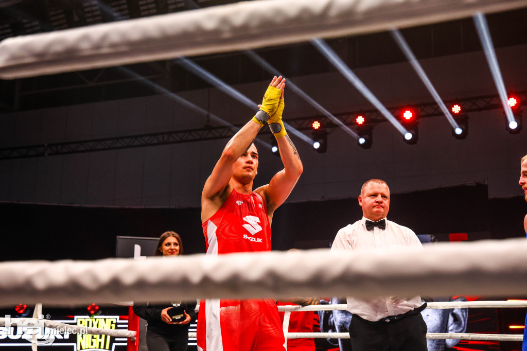 Jakub Pałka wygrał przed mielecką publicznością podczas Suzuki Boxing Night 41