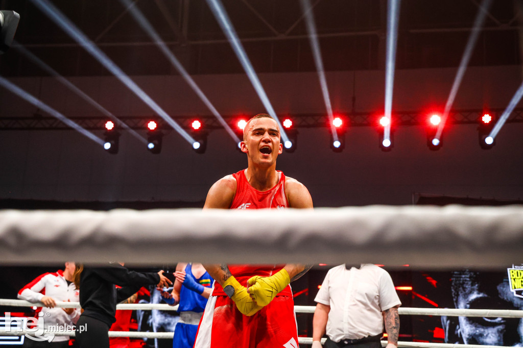 Jakub Pałka wygrał przed mielecką publicznością podczas Suzuki Boxing Night 41