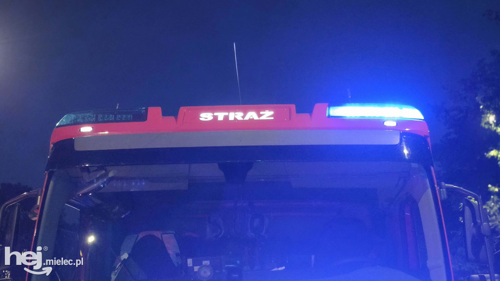 Trwa usuwanie rozległej plamy na ulicach Mielca