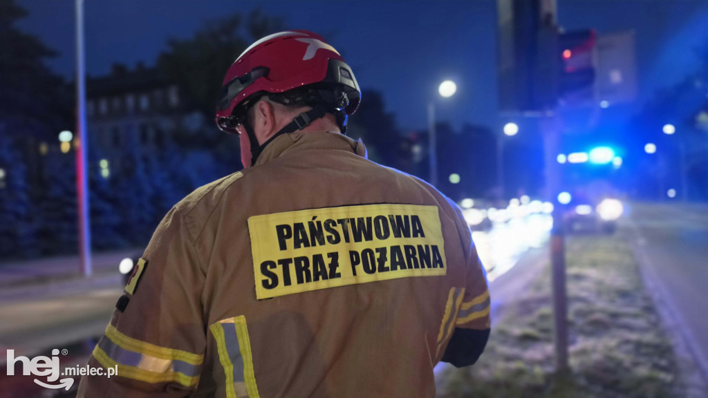 Trwa usuwanie rozległej plamy na ulicach Mielca