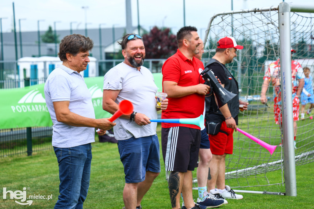Młode Wilki i Oldboys Mielec triumfowali na Błoniach