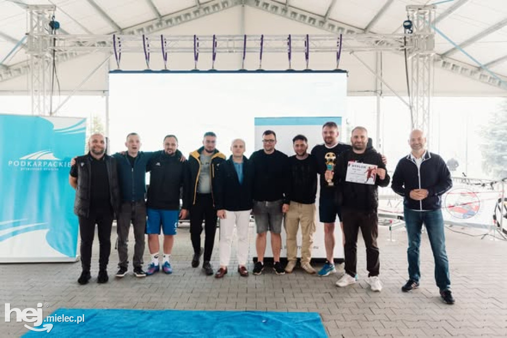 Młode Wilki i Oldboys Mielec triumfowali na Błoniach