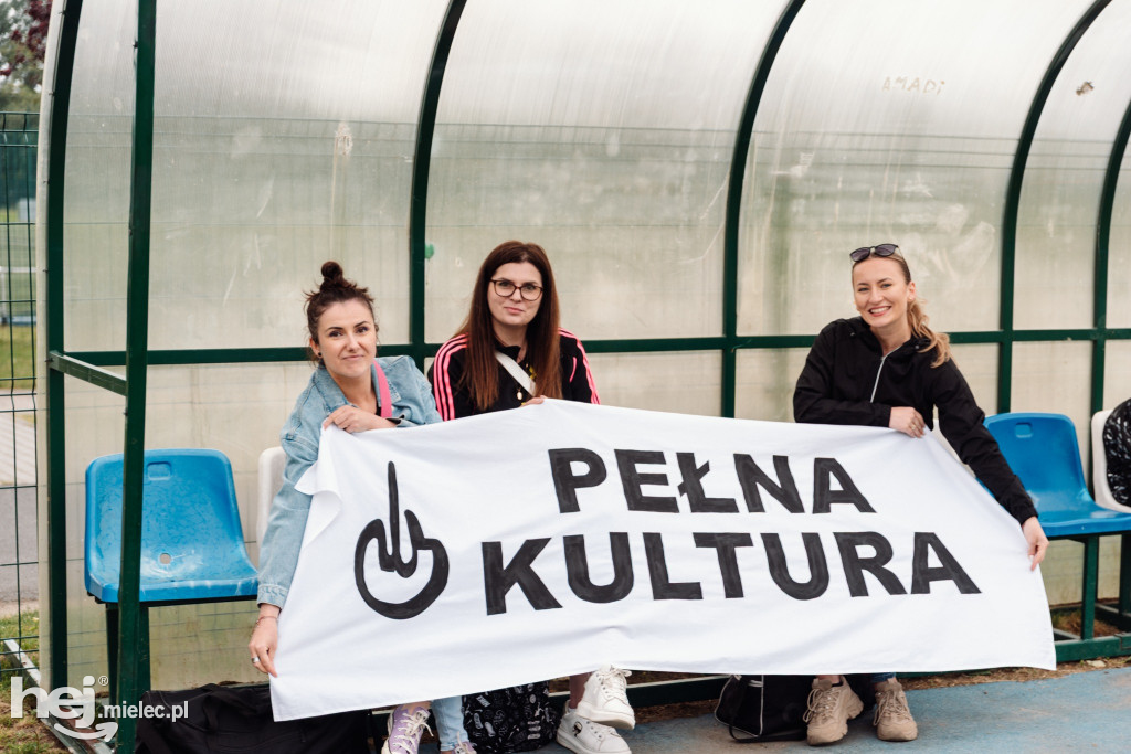 Młode Wilki i Oldboys Mielec triumfowali na Błoniach