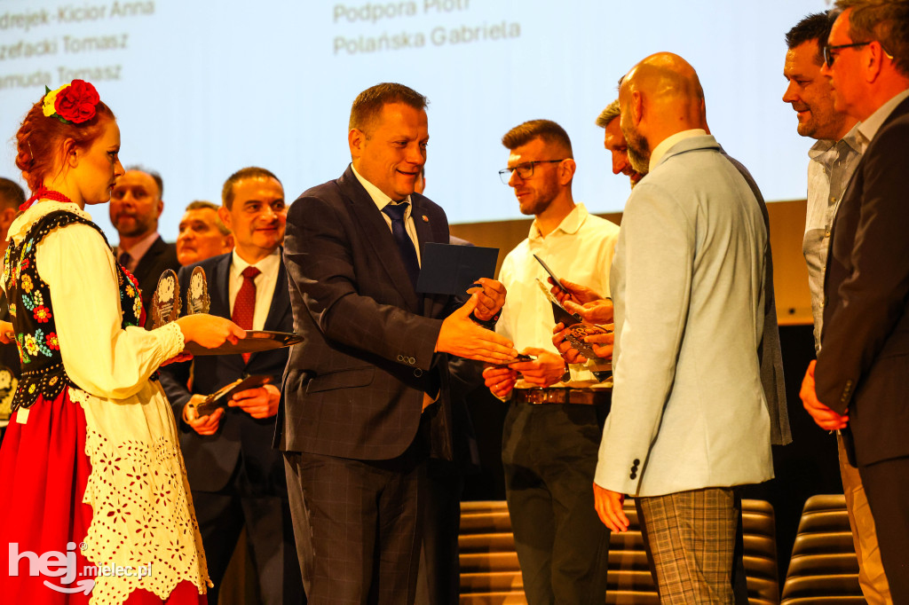 Mieleckie akcenty podczas gali 80-lecia podkarpackiej siatkówki