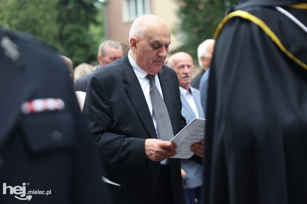 Procesja Parafii pw. Matki Bożej Nieustającej Pomocy w Mielcu
