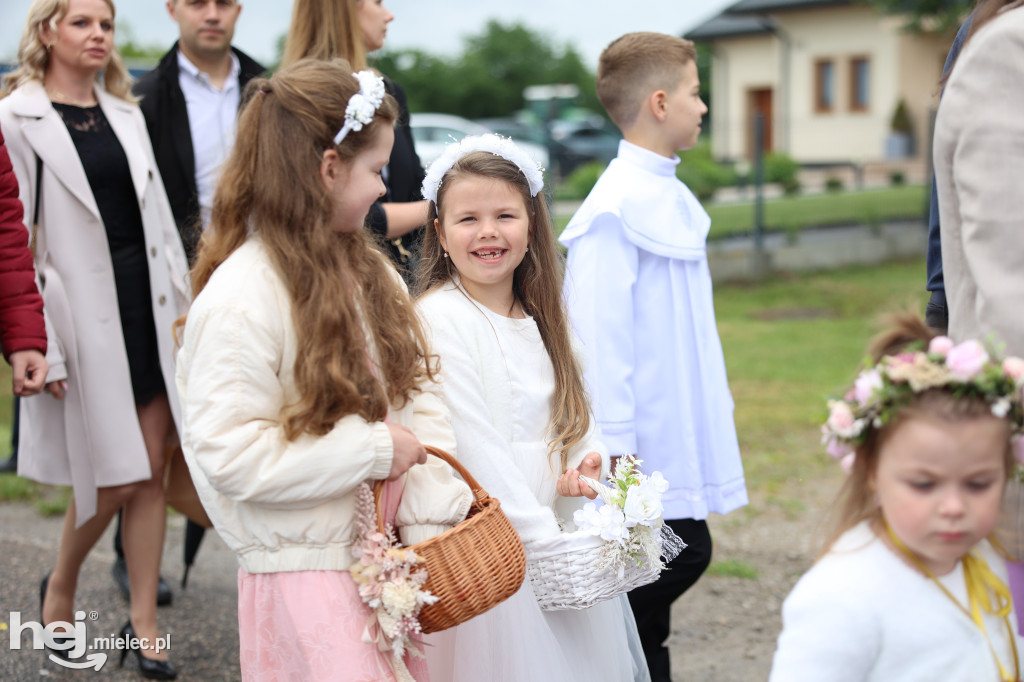 Procesja w miejscowości Rożniaty