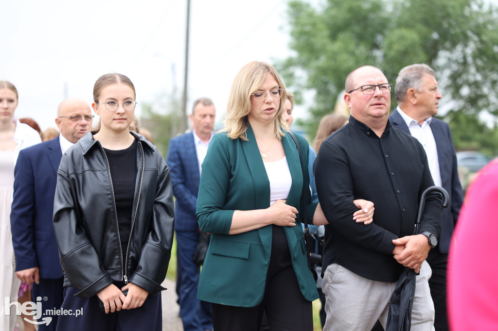Procesja w miejscowości Rożniaty