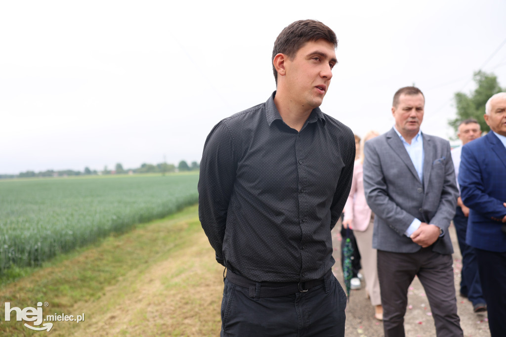 Procesja w miejscowości Rożniaty