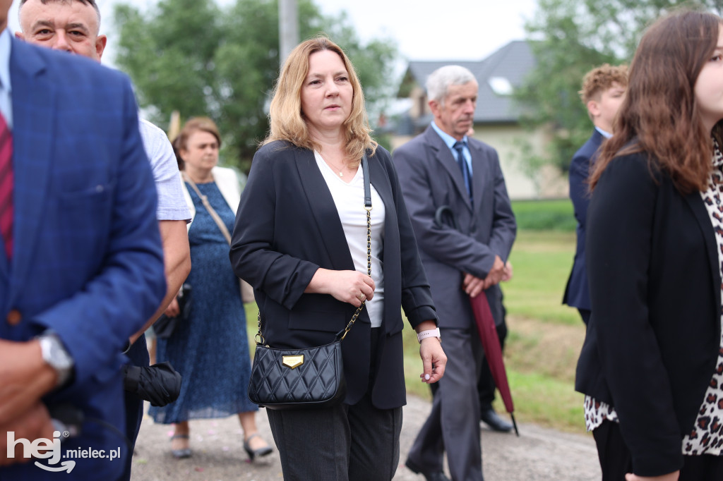 Procesja w miejscowości Rożniaty
