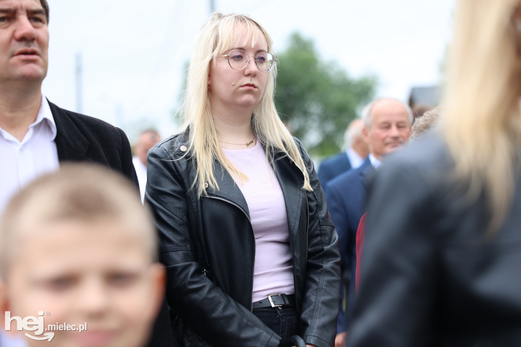 Procesja w miejscowości Rożniaty