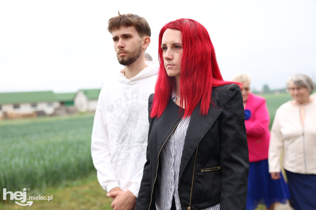 Procesja w miejscowości Rożniaty