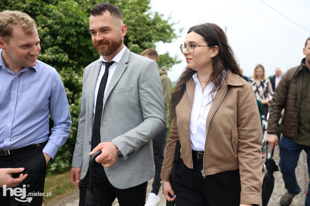 Procesja w miejscowości Rożniaty