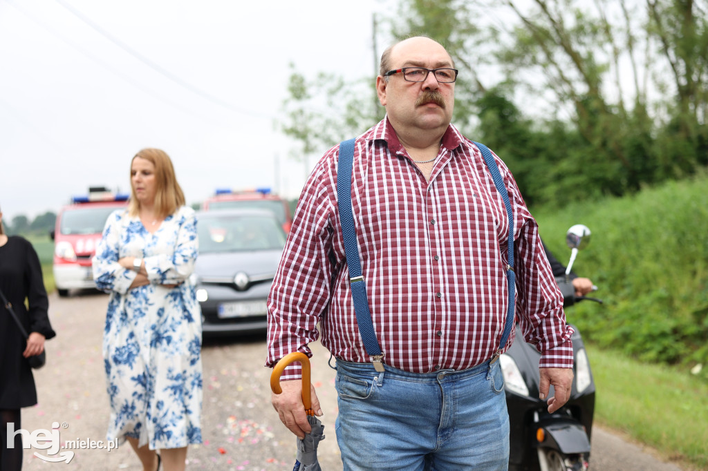 Procesja w miejscowości Rożniaty