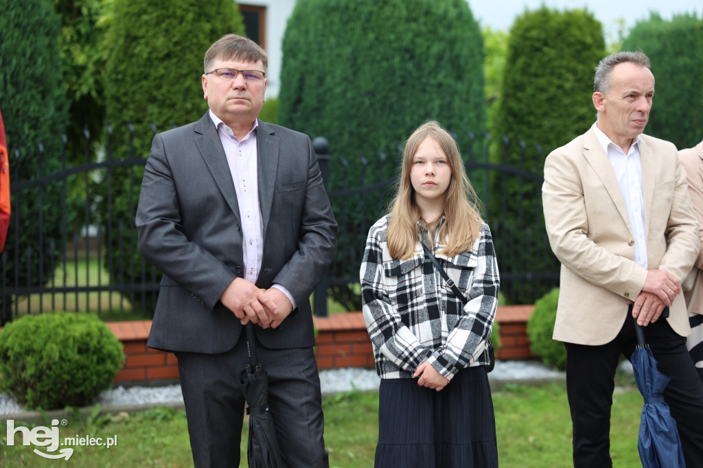 Procesja w miejscowości Rożniaty