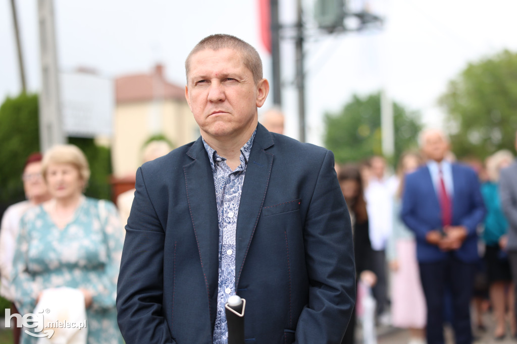 Procesja w miejscowości Rożniaty