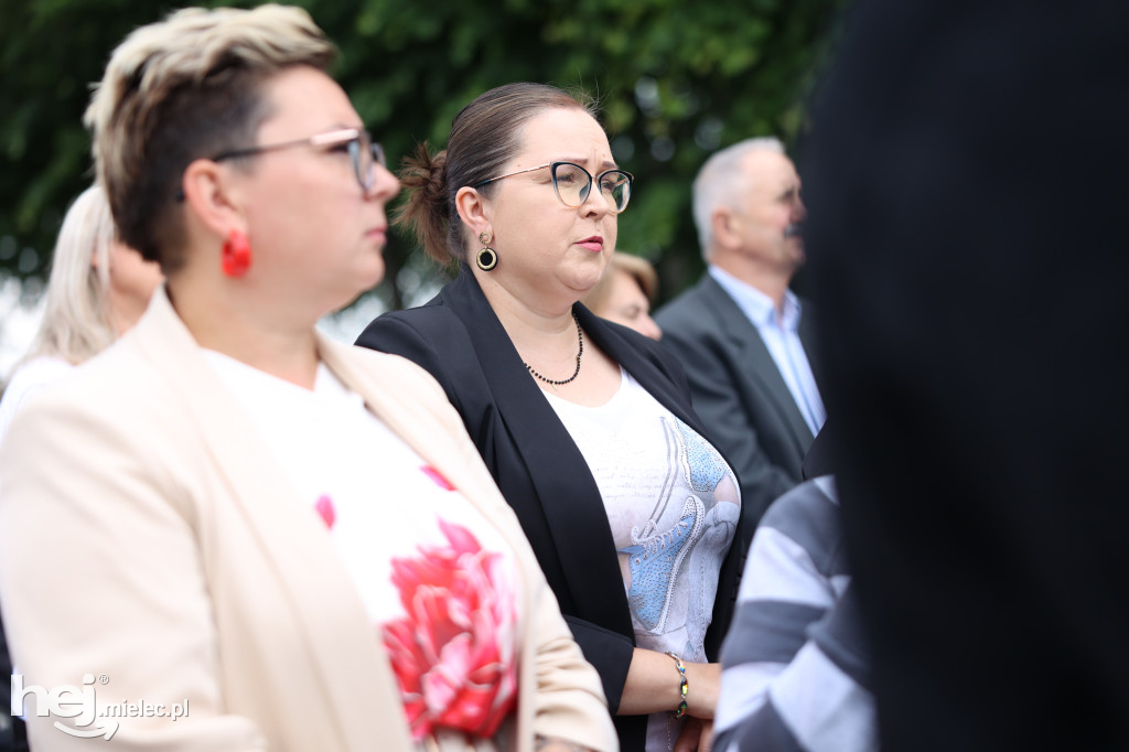 Procesja w miejscowości Rożniaty