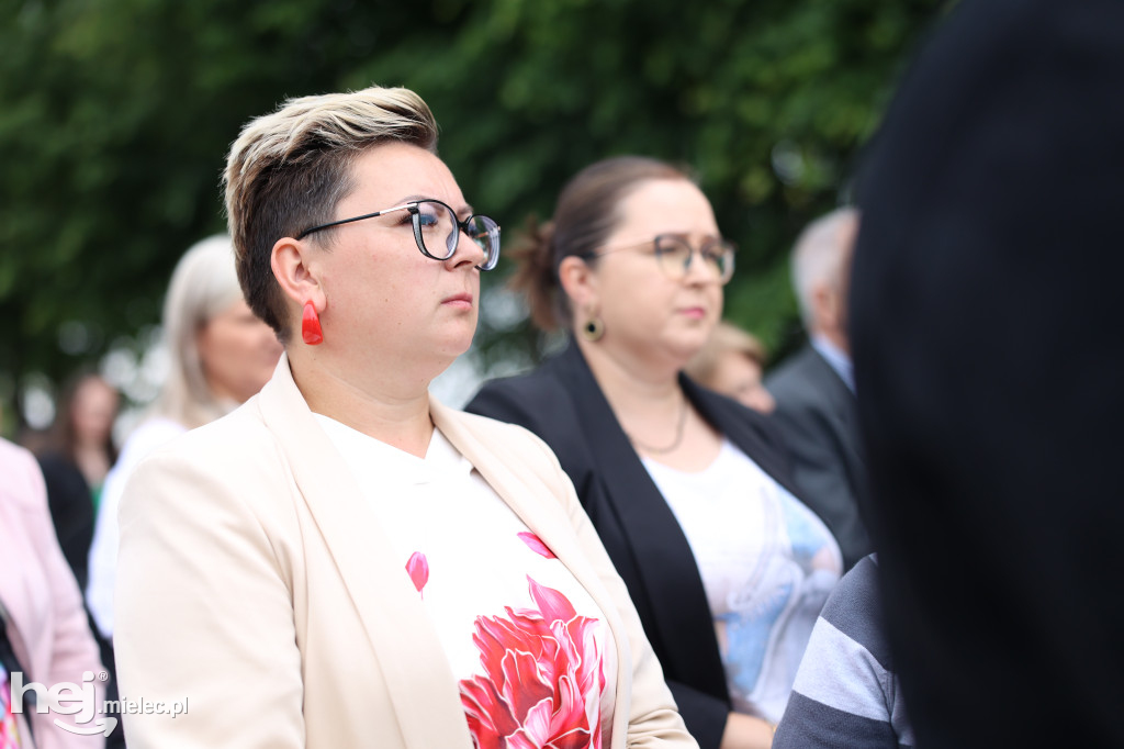 Procesja w miejscowości Rożniaty