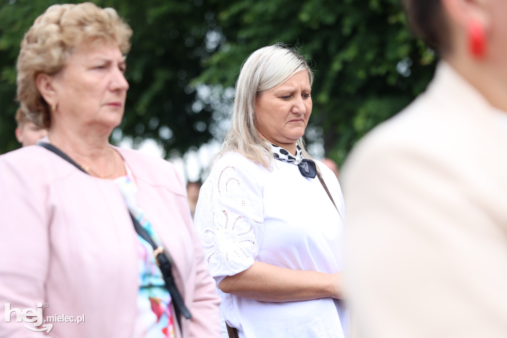 Procesja w miejscowości Rożniaty