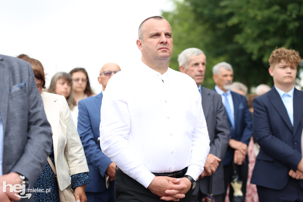 Procesja w miejscowości Rożniaty