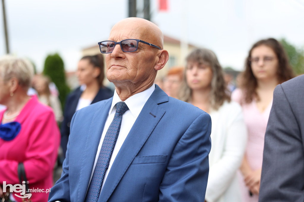 Procesja w miejscowości Rożniaty