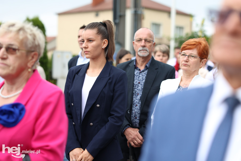 Procesja w miejscowości Rożniaty