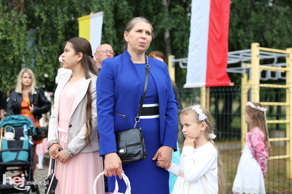Procesja w miejscowości Rożniaty
