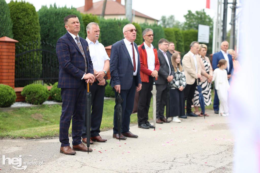 Procesja w miejscowości Rożniaty