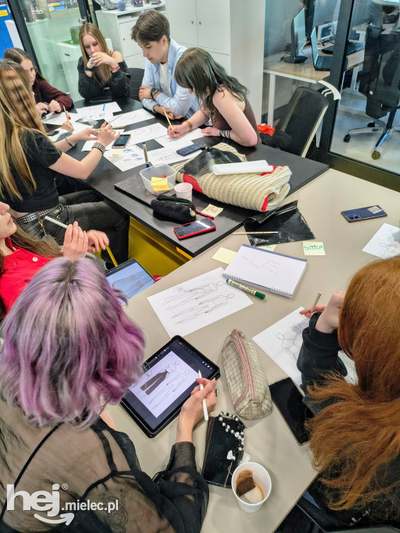 Uczennice mieleckiego „Elektryka” w prestiżowym projekcie Future Fashion