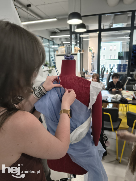 Uczennice mieleckiego „Elektryka” w prestiżowym projekcie Future Fashion