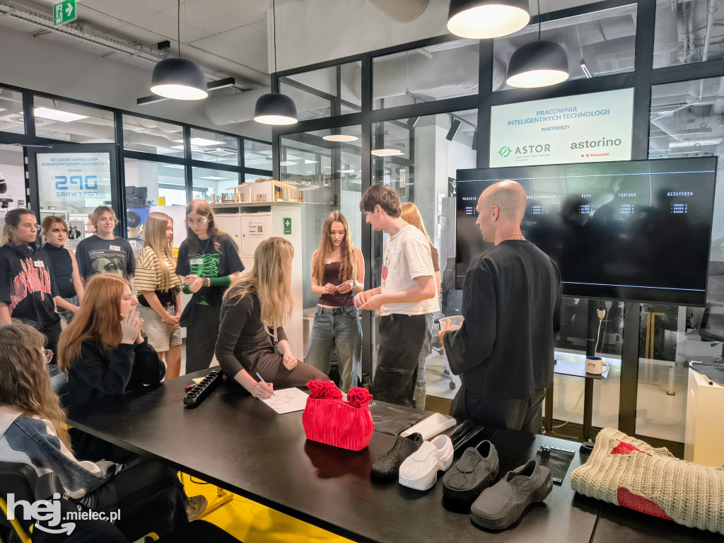 Uczennice mieleckiego „Elektryka” w prestiżowym projekcie Future Fashion
