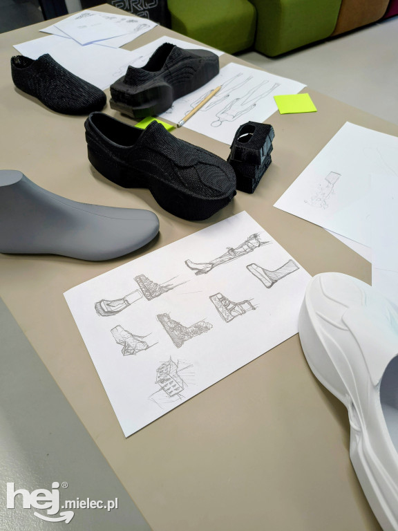Uczennice mieleckiego „Elektryka” w prestiżowym projekcie Future Fashion