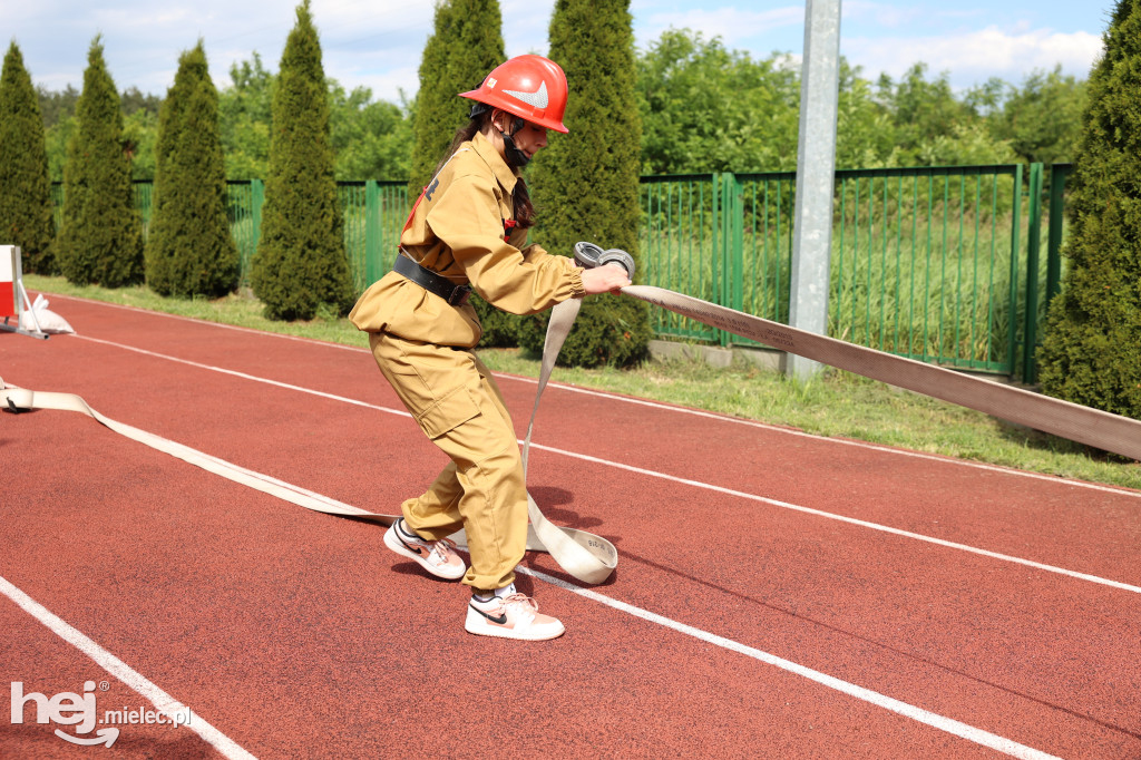 Gminne Zawody Sportowo-Pożarnicze Młodzieżowych Drużyn Pożarniczych z gminy Tuszów Narodowy.