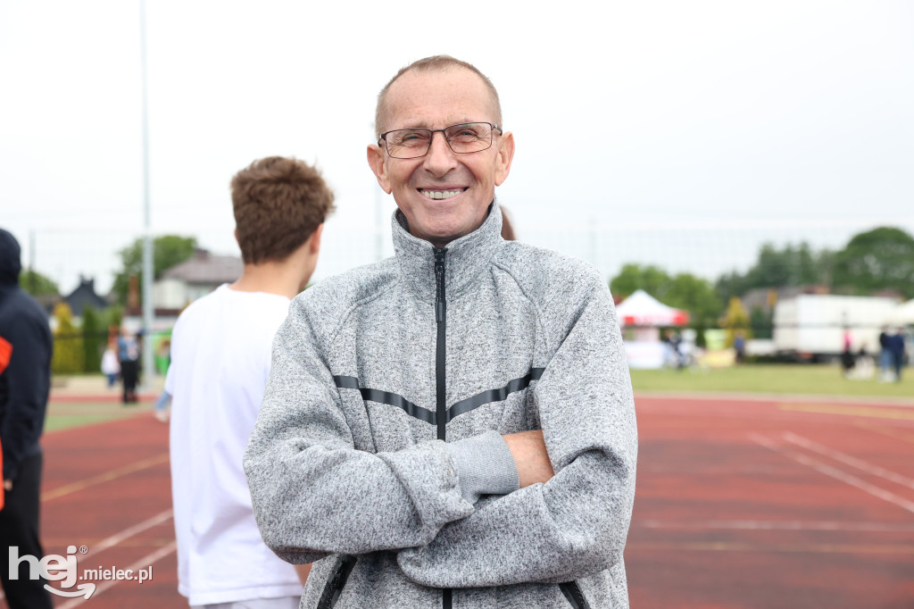 Gminne Zawody Sportowo-Pożarnicze Młodzieżowych Drużyn Pożarniczych z gminy Tuszów Narodowy.