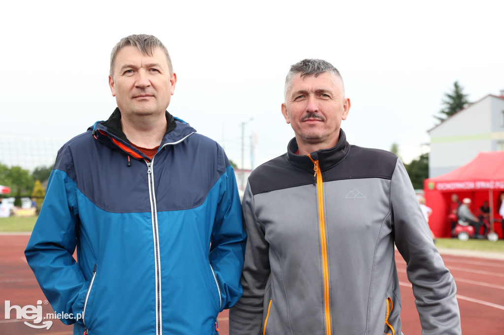 Gminne Zawody Sportowo-Pożarnicze Młodzieżowych Drużyn Pożarniczych z gminy Tuszów Narodowy.