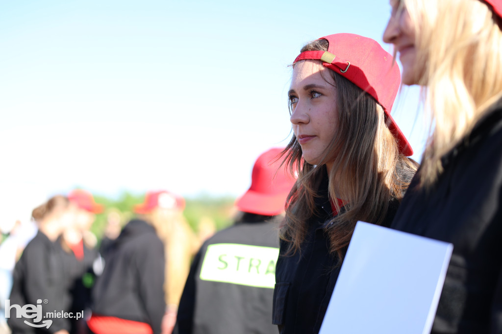 Gminne Zawody Sportowo-Pożarnicze Młodzieżowych Drużyn Pożarniczych z gminy Tuszów Narodowy.