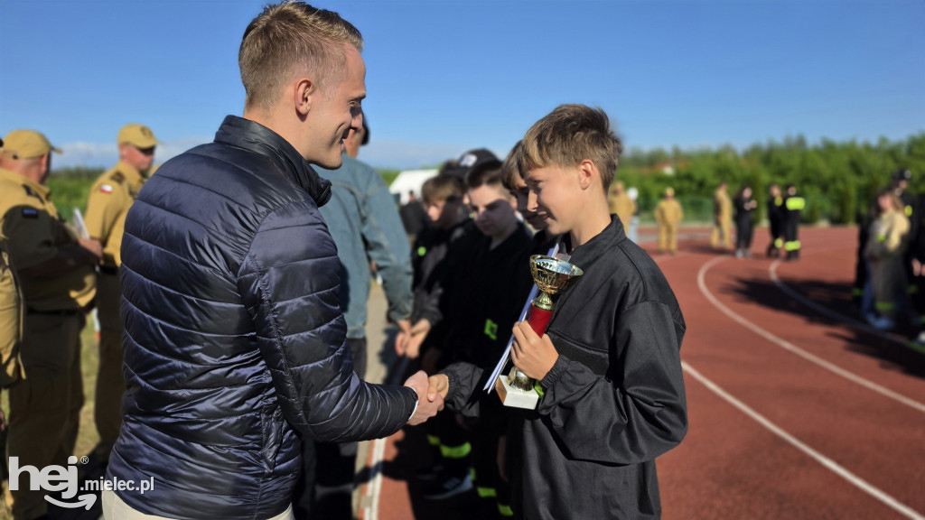 Gminne Zawody Sportowo-Pożarnicze Młodzieżowych Drużyn Pożarniczych z gminy Tuszów Narodowy.
