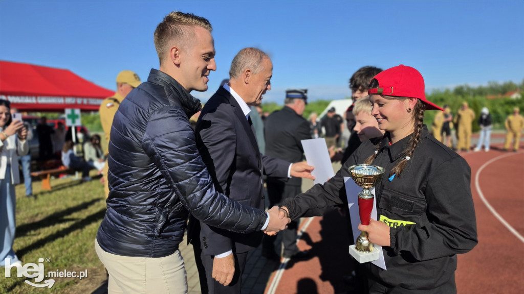 Gminne Zawody Sportowo-Pożarnicze Młodzieżowych Drużyn Pożarniczych z gminy Tuszów Narodowy.